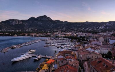 Road trip en van aménagé en Corse : l’aventure sauvage entre mer et montagne