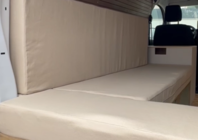 lit double van aménagé