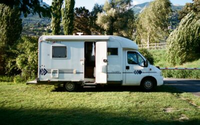 Van aménagé ou camping‑car : différences, avantages et inconvénients