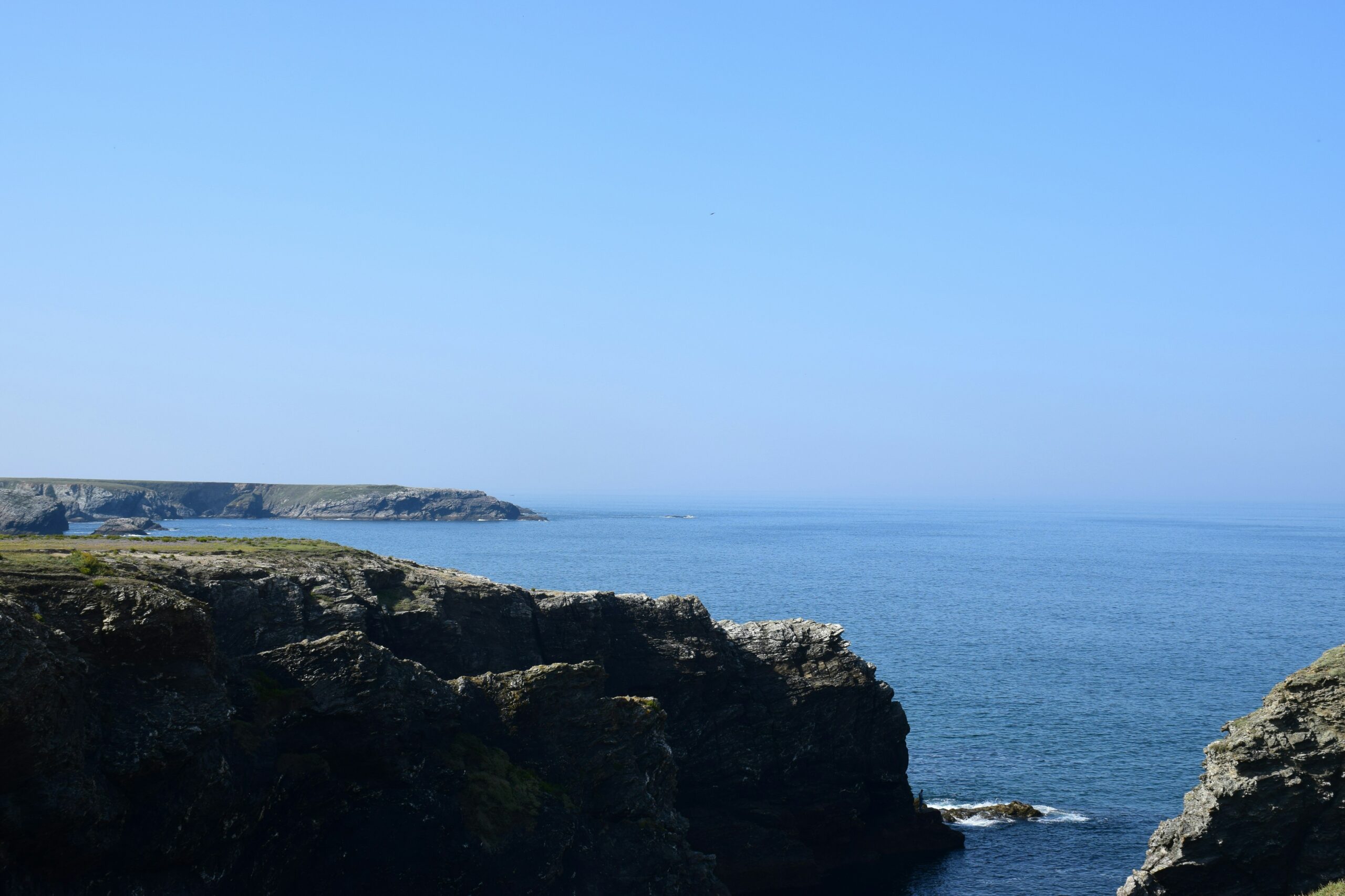 comparatif-mer-ou-montagne-en-van littoral français bordé de falaises